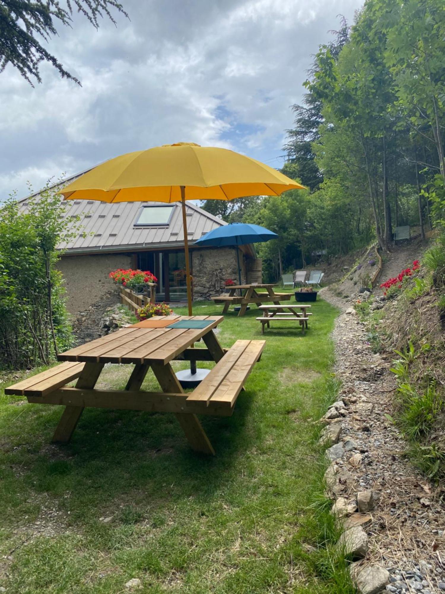 Le Couleau Bed and Breakfast Chateauroux-les-Alpes Buitenkant foto
